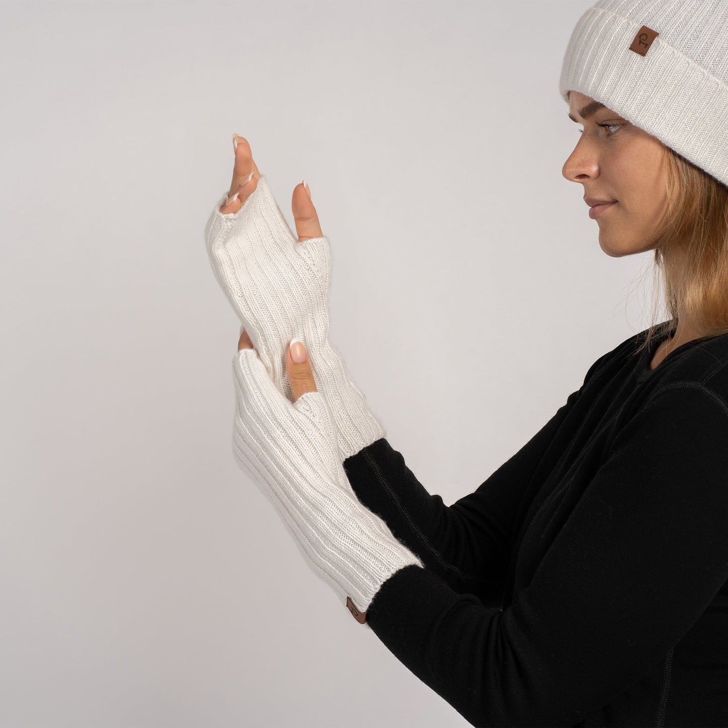Women's Ribbed Beanie & Wrist Gloves Cashmere Set